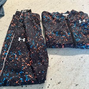 2 piece Under Armour Boys Jogger Set. NWT- perfect shape